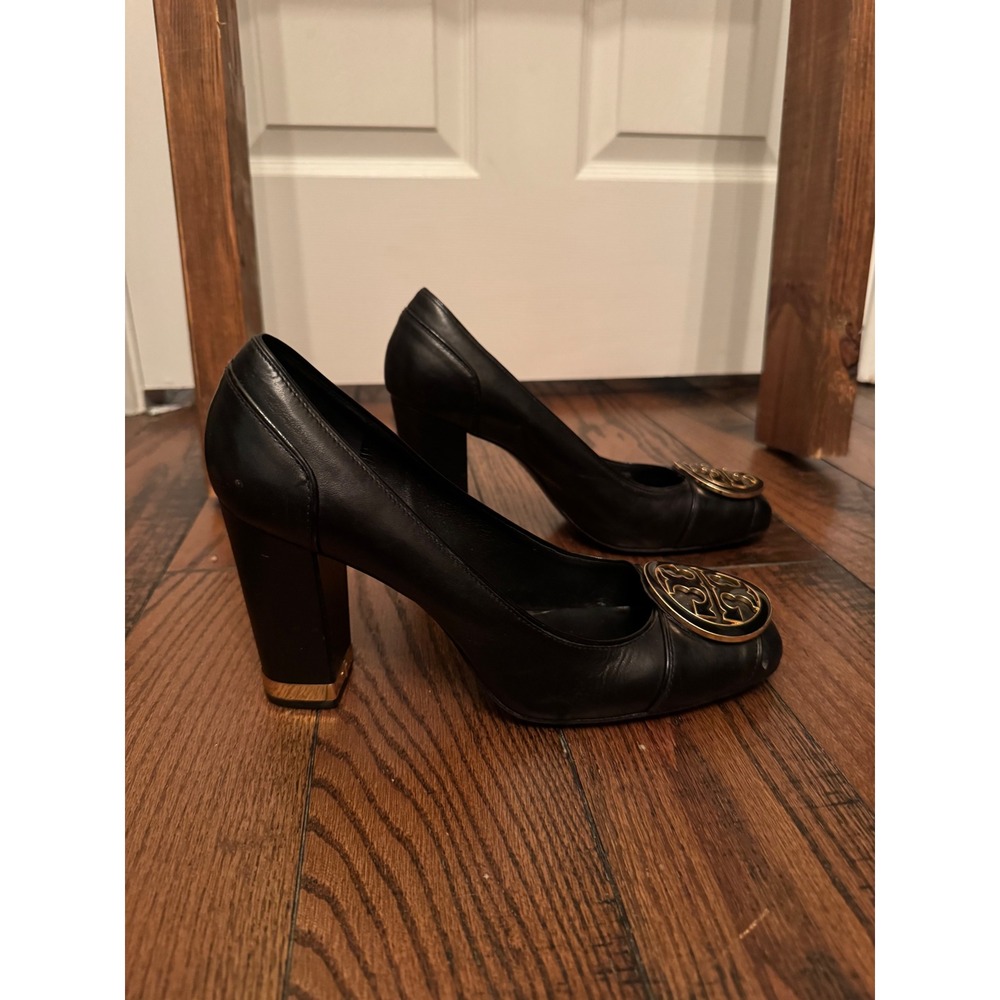 Tory Burch Black Leather Block Heel Pumps Gold Logo Round Toe Women's Size 10.5M - Picture 2 of 8